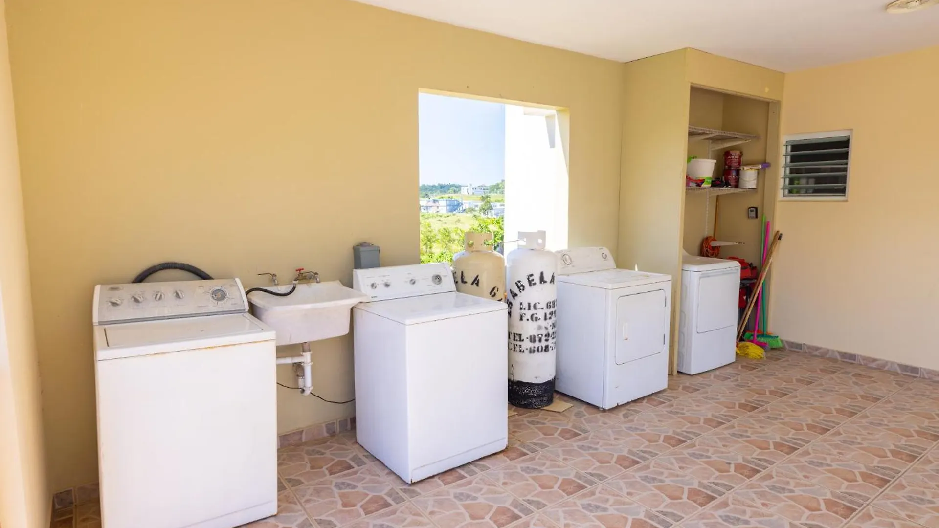 Semesterbostad Arenales Guest House Isabela